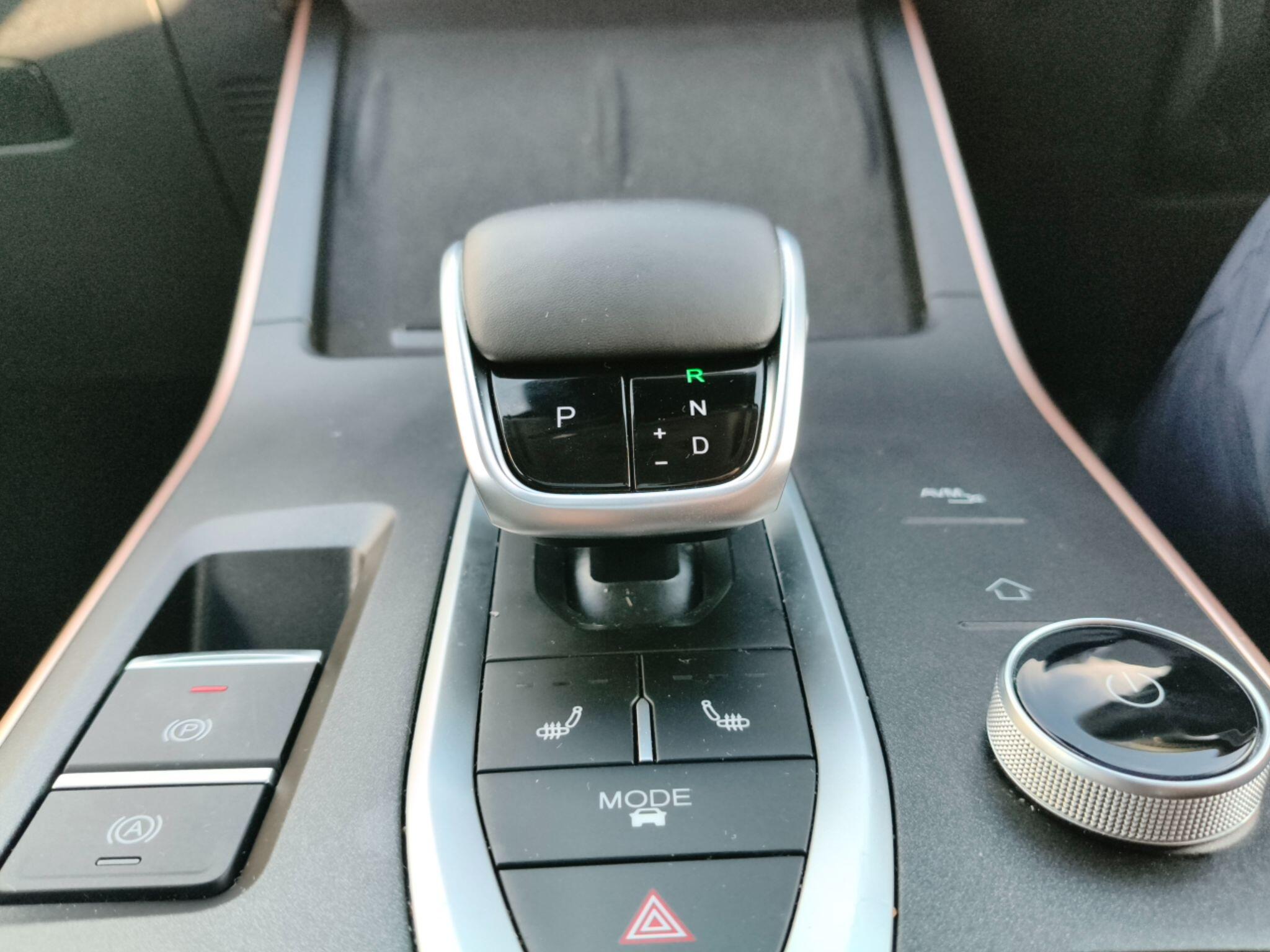 Large vehicle image